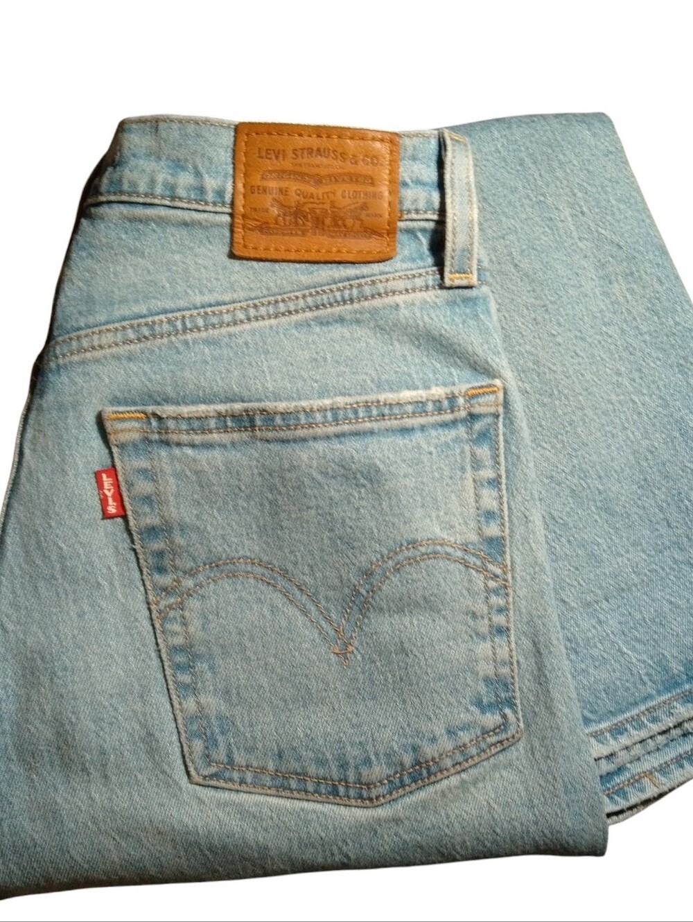Levi’s Premium Ribcage Straight Jeans Women’s W27 L27 – Light Wash High Rise Den